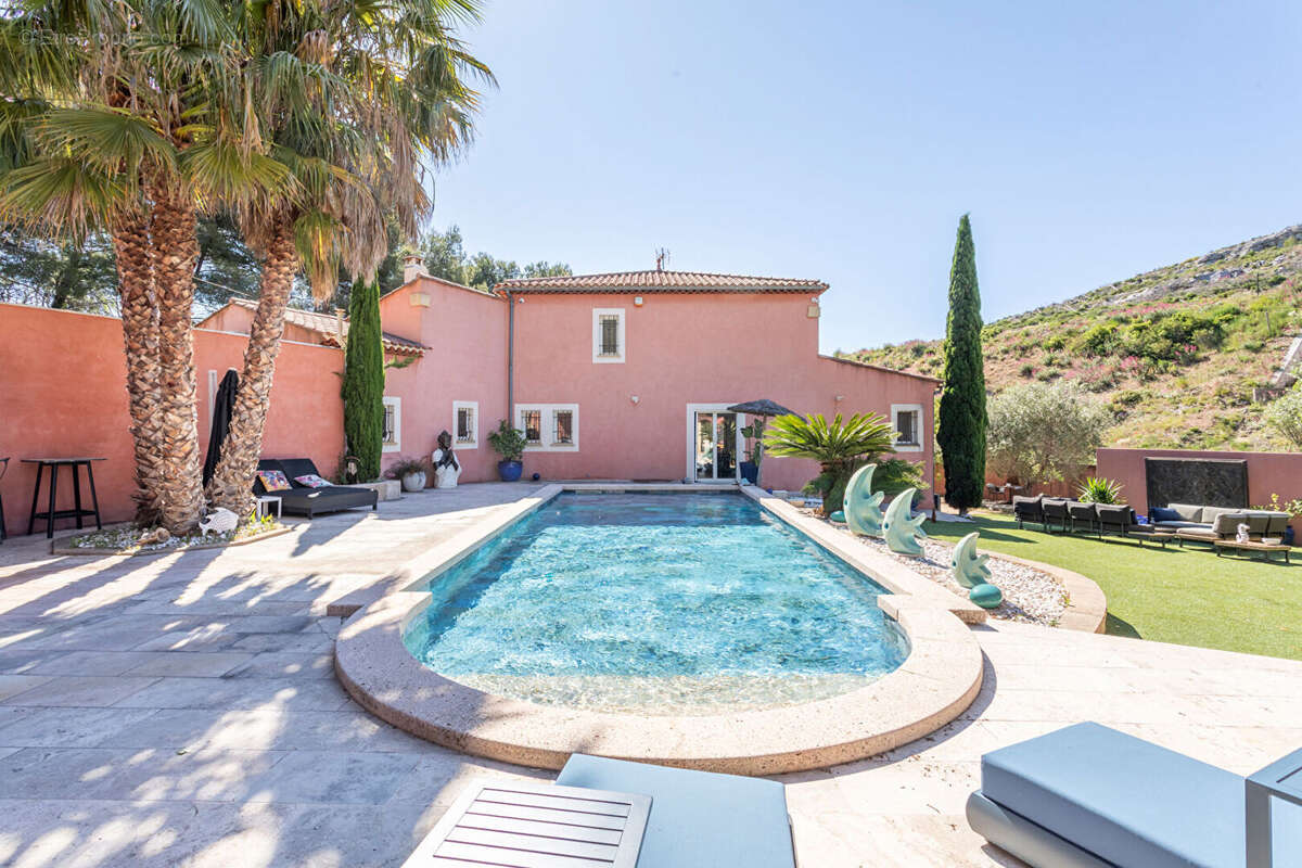 A vendre maison t4 avec piscine et dependance t2 a la couronne - photo 17