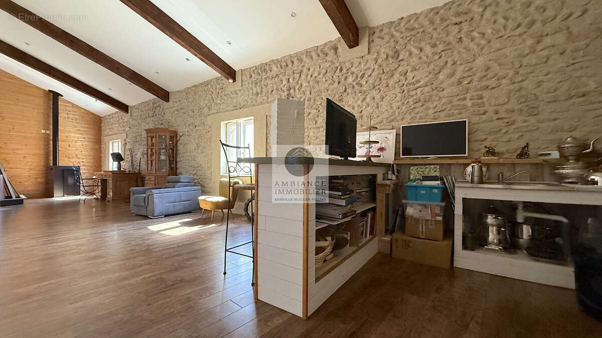 Maison à ETOILE-SUR-RHONE