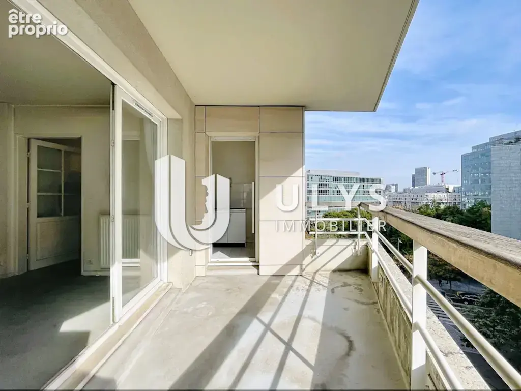 Appartement à COURBEVOIE