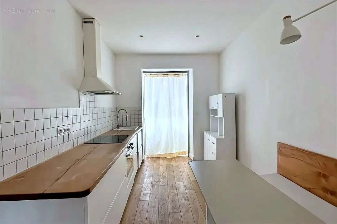 Appartement à MARSEILLE-2E