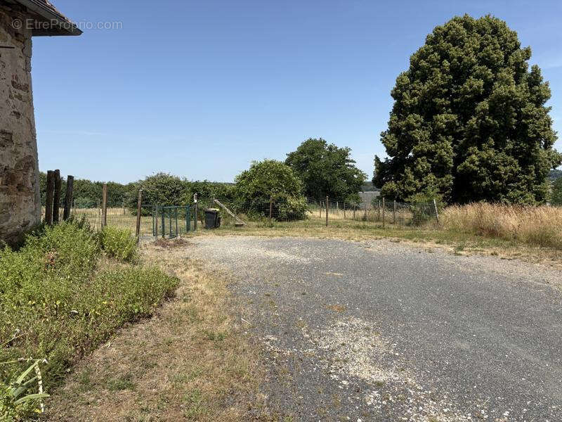 Mi-chemin Brive et Limoges, 5 mn accès autoroute A20 - photo 28