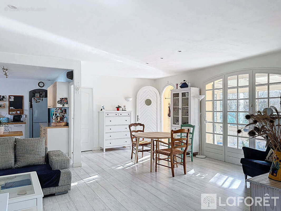 Maison à VILLENAVE-D&#039;ORNON