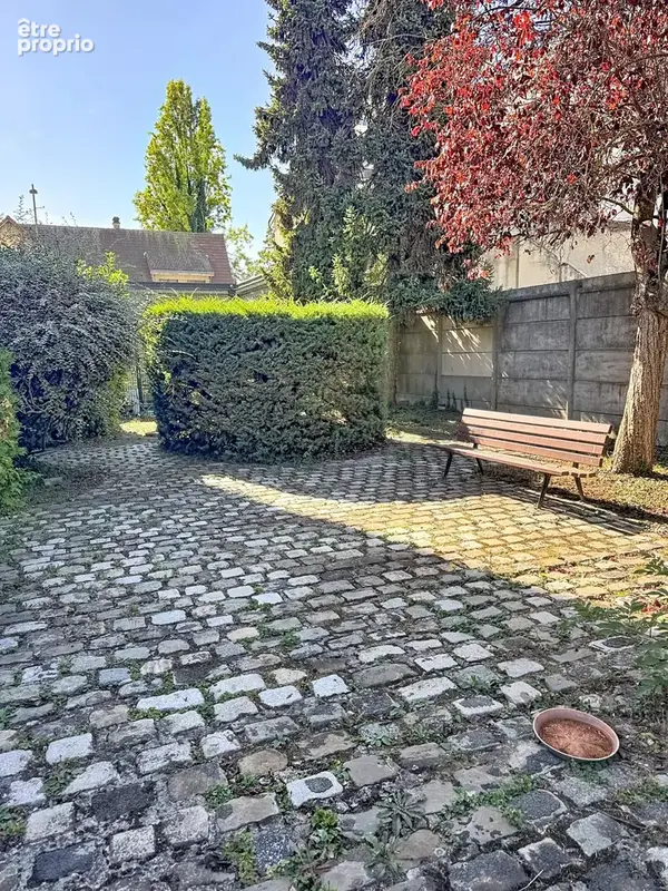 Appartement traversant de 137 m2 ascenseur, balcon terrasse, cave et box - photo 15