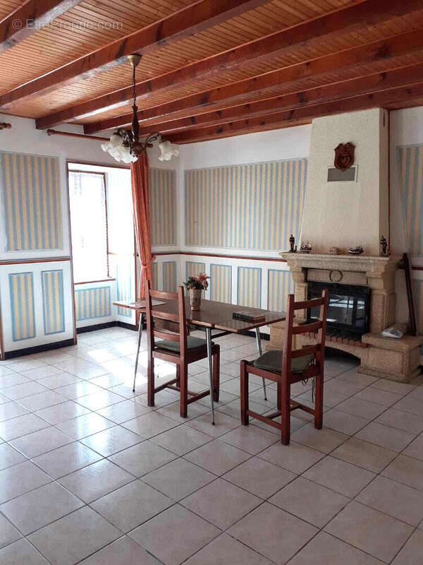 Maison à BOURNEZEAU