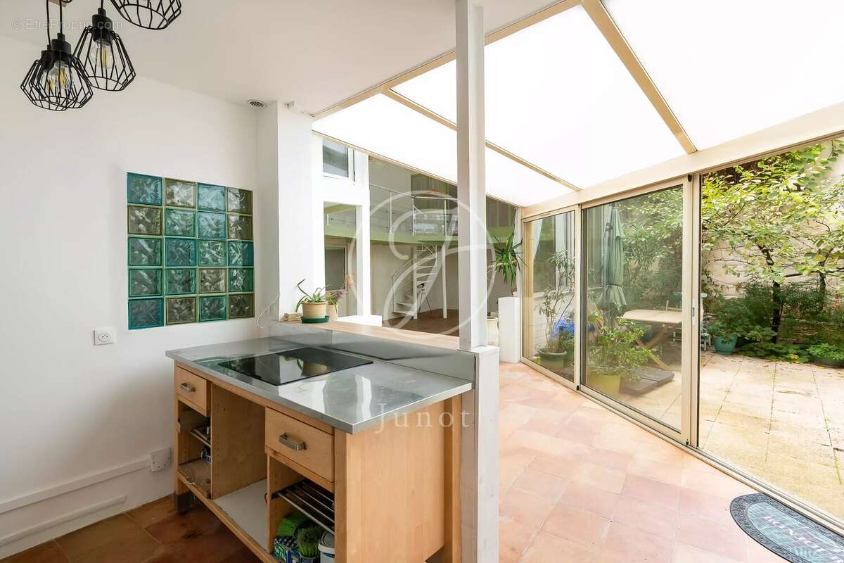 Appartement à PARIS-18E