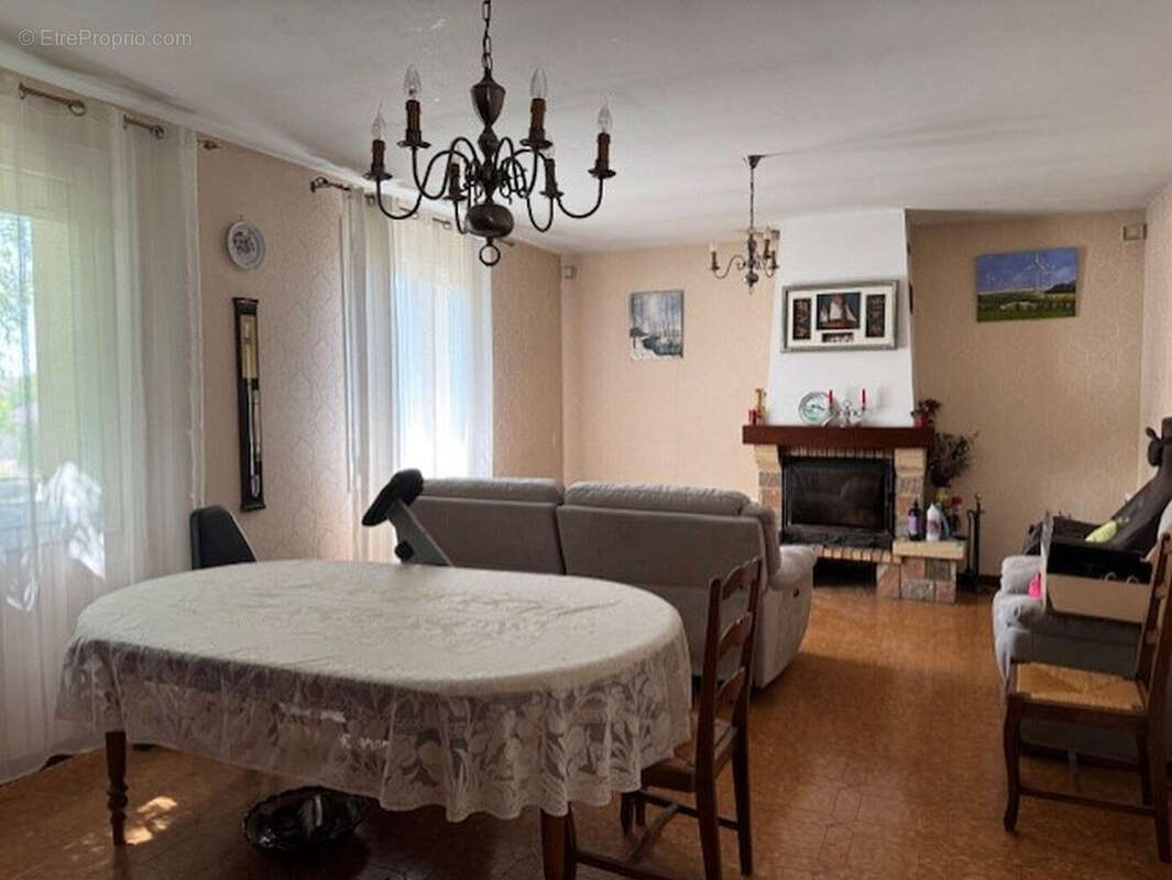 Maison Gourgancon 8 pièce(s) 140 m2 - photo 5