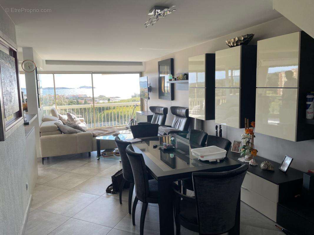 Appartement à SIX-FOURS-LES-PLAGES