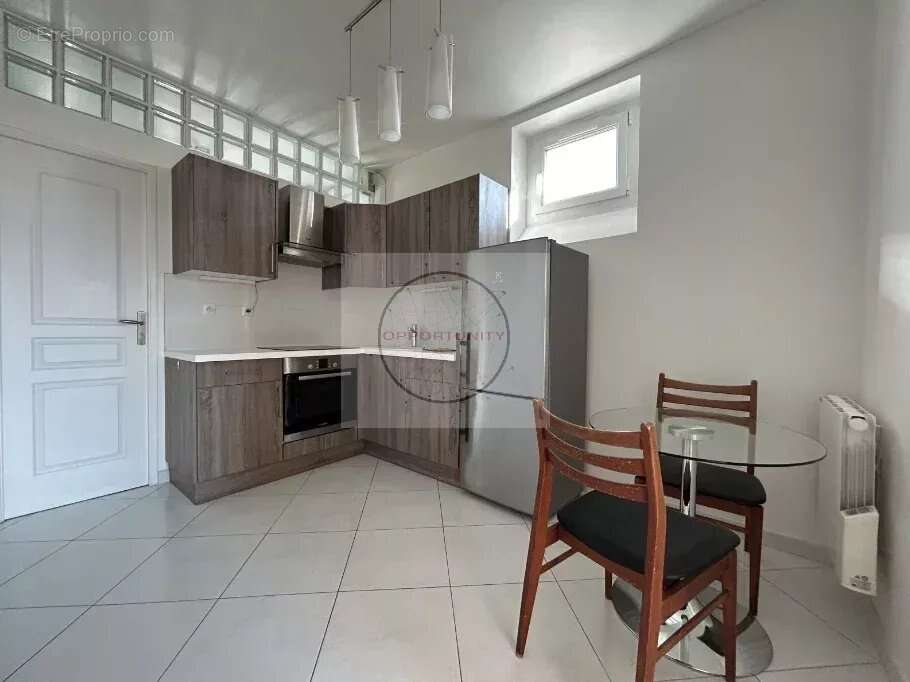 Appartement à CHARENTON-LE-PONT