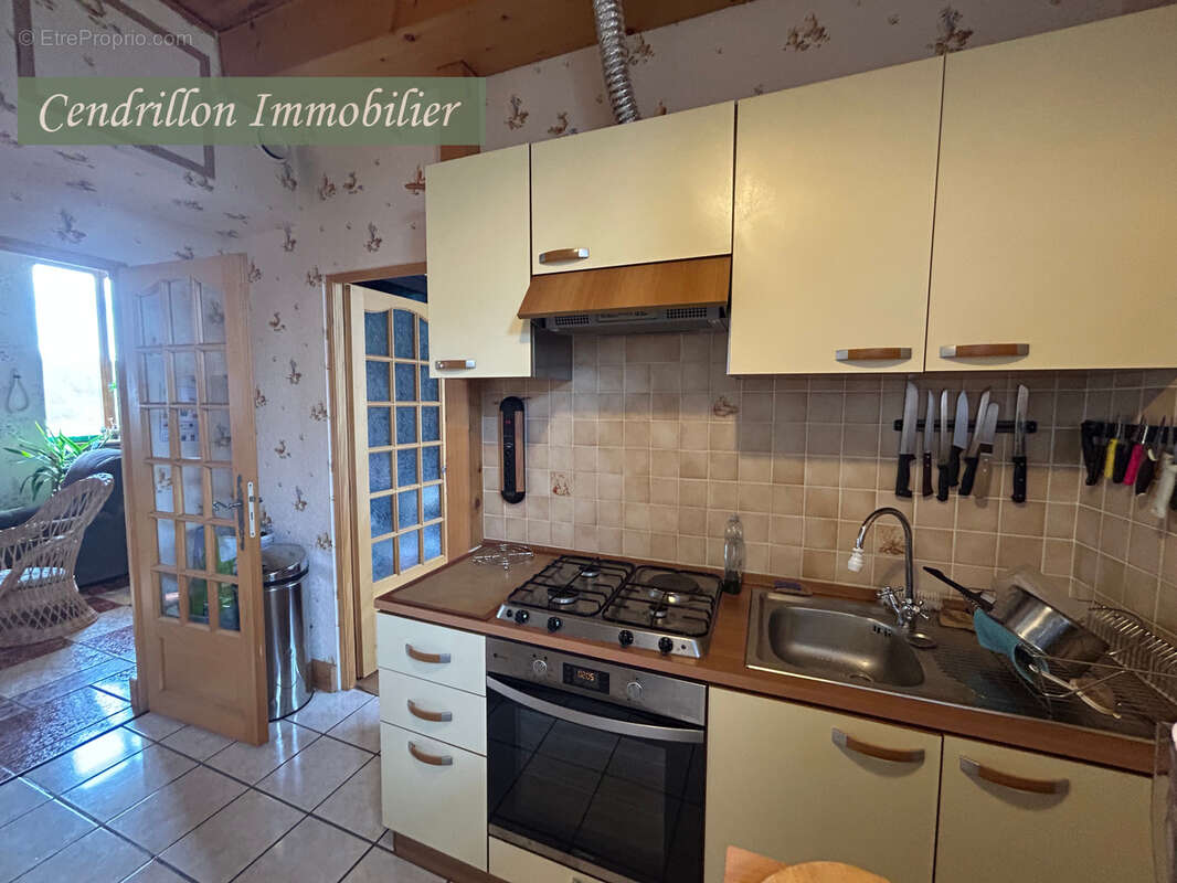 Maison à SAINT-MEDARD-LA-ROCHETTE