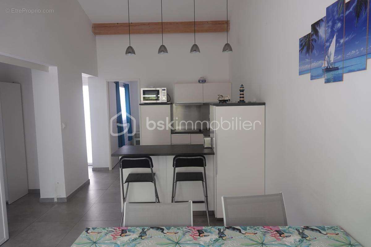 Maison individuelle de 220m2 avec 2 appartements - piscine - garage - jardin arbore - photo 21