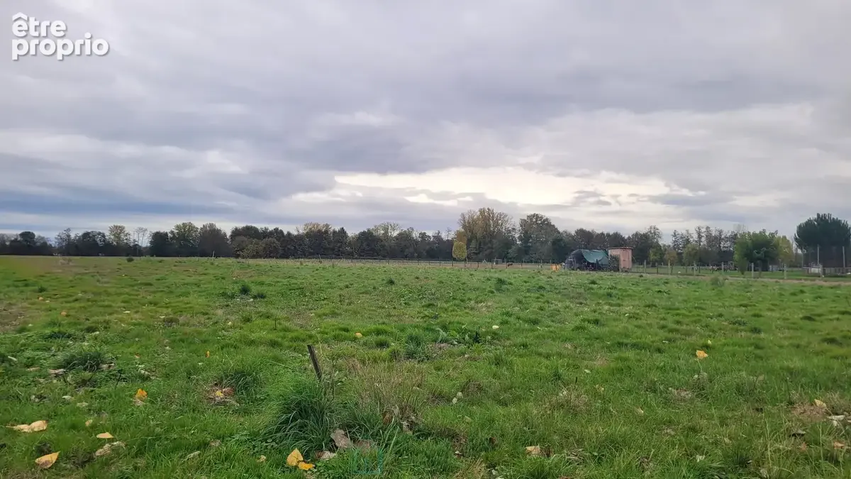 Terrain à SAINT-PIERRE-D'EYRAUD