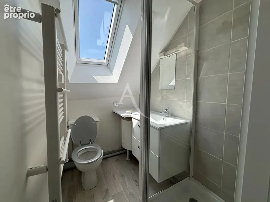 À vendre : maison divisée en 2 logements - quartier Belle-Beille à Angers - photo 8