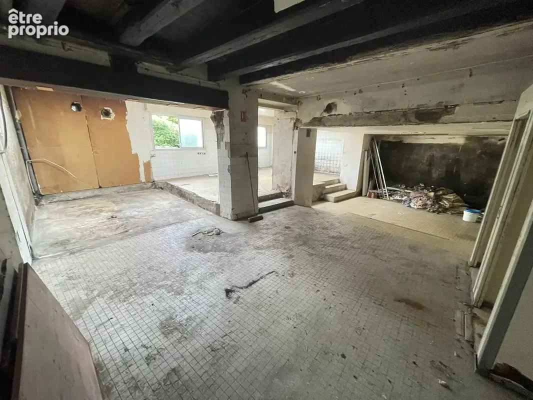 Immeuble de bourg à rénover pour habiter ou investir  275 m² env. + Terrasse 28 m² env. Vue Golfe -  80 m du Port - photo 9