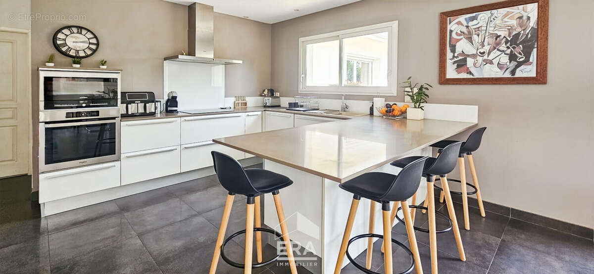 EYSINES 33320 - Maison familiale 200m²  5ch +  bureaux - 850 m² de parcelle - Calme - Garage, Jardin - photo 3