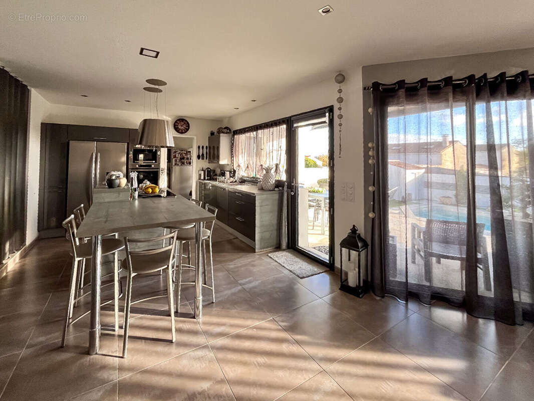 Maison à SAINTE-SOULLE