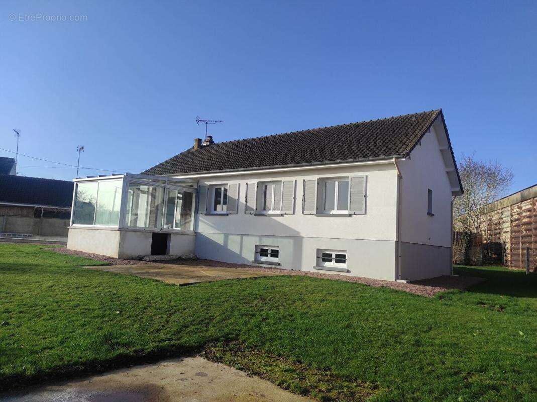 Maison à SAINT-LUBIN-DES-JONCHERETS