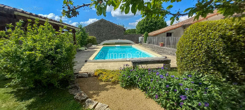 Maison à SAUZE-VAUSSAIS