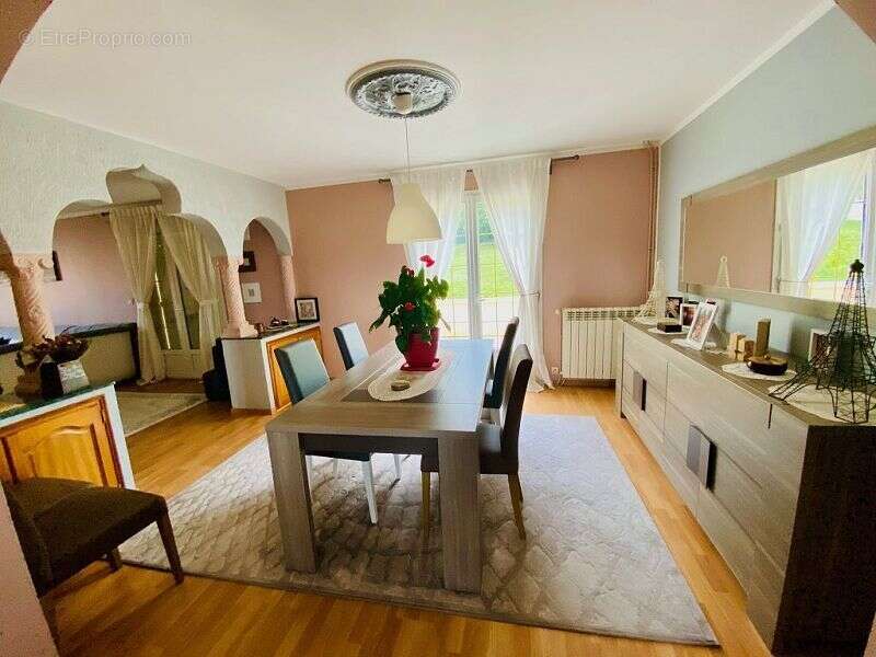 Maison 173 m² à Courtois-Sur-Yonne  - photo 3