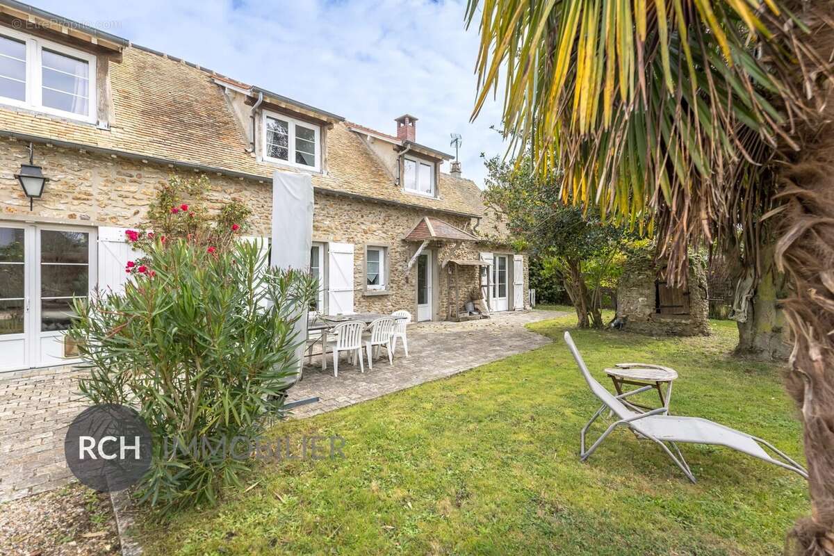 Maison à BAZAINVILLE