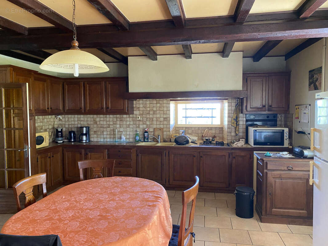 cuisine - Maison à AUBETERRE-SUR-DRONNE