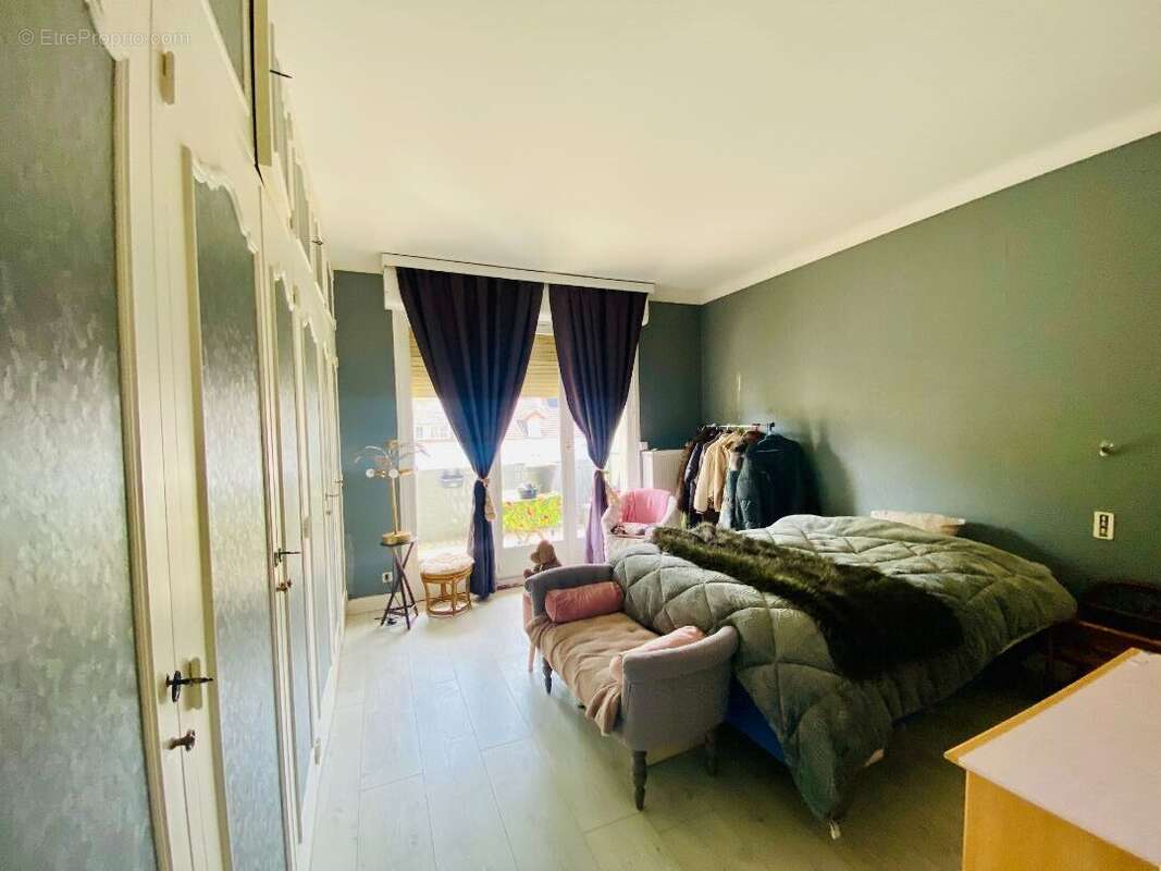 Appartement à NERIS-LES-BAINS