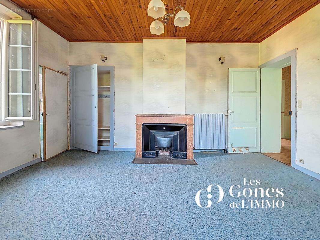 Écully   Élégante maison bourgeoise à réinventer, dans un éc - photo 21