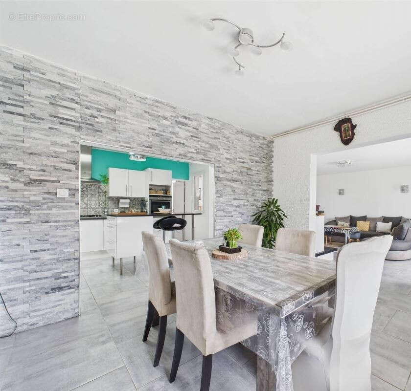 Maison à ENSUES-LA-REDONNE