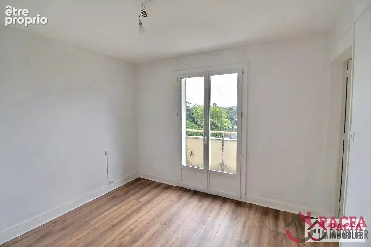 Appartement lumineux T2 avec vue imprenable à Castres - photo 3