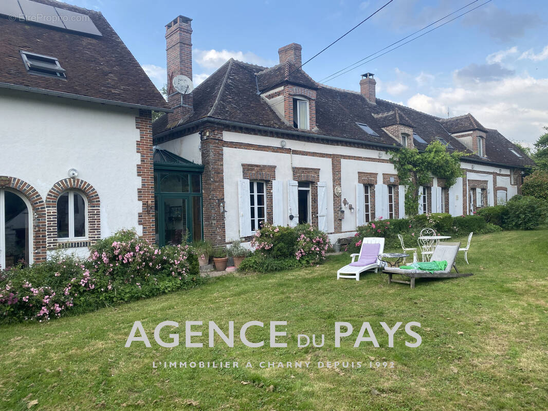 Maison à CHARNY