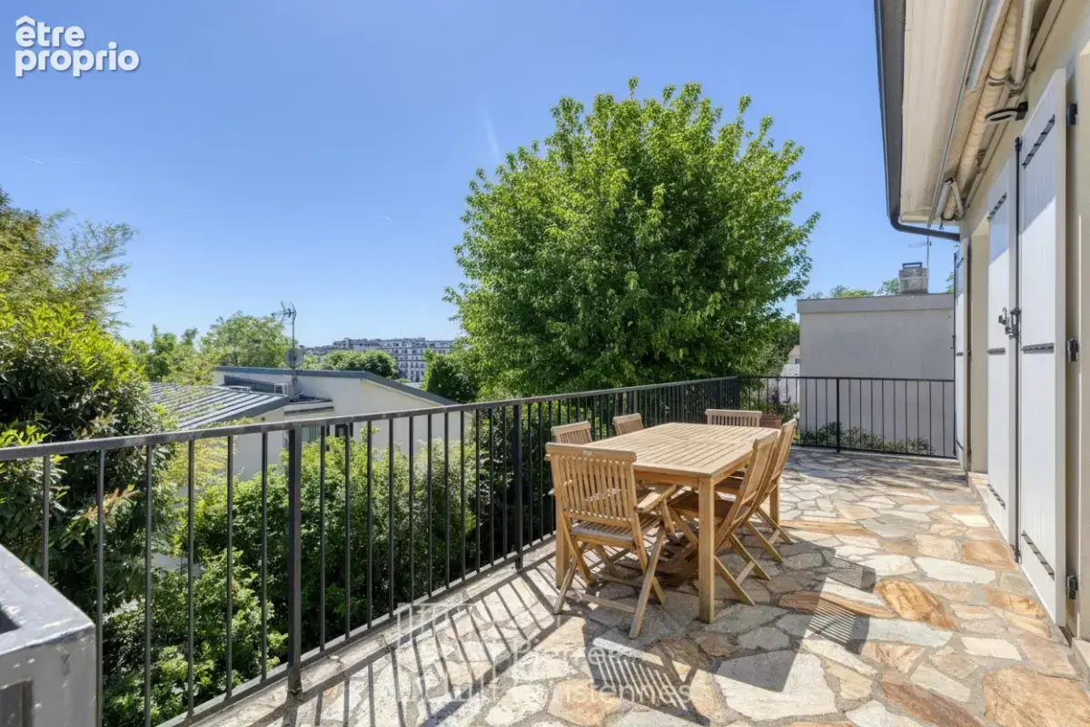 Maison - Suresnes - 300m² - 6 chambres - non mitoyenne - photo 2