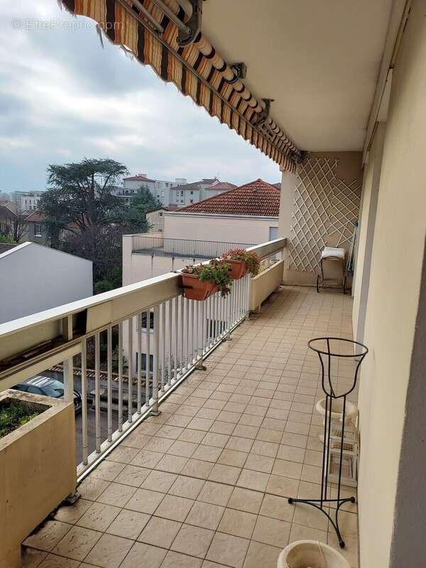 Appartement à LYON-8E