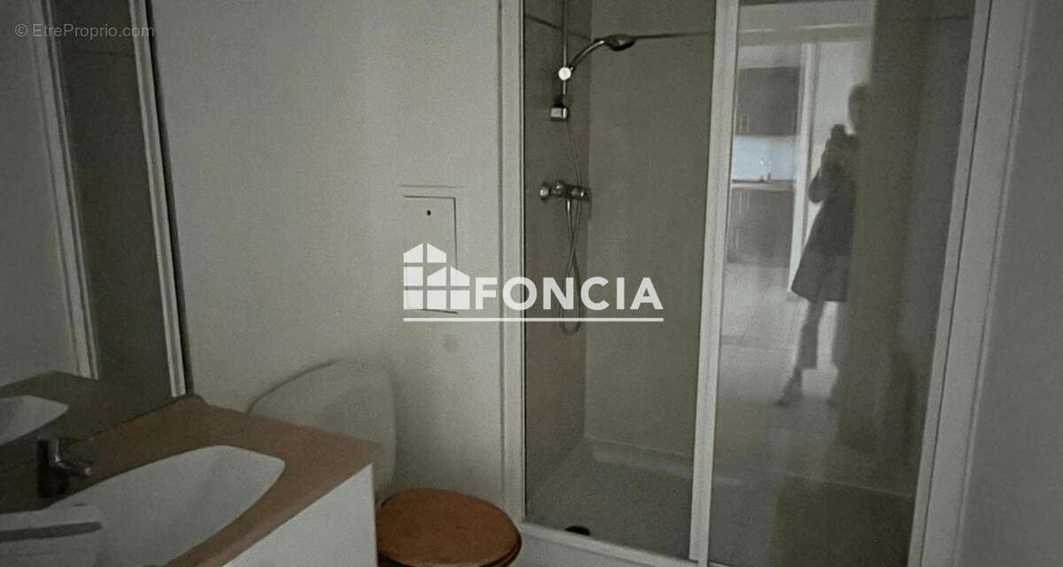 A proximité du RER, appartement 3 pièces 57 m2 en très bon état situé en rez de jardin dans résidence calme et sécurisée avec 2  - photo 6