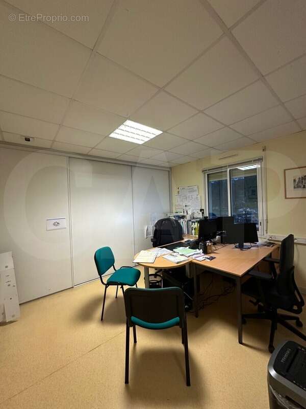 Commerce à JUGON-LES-LACS