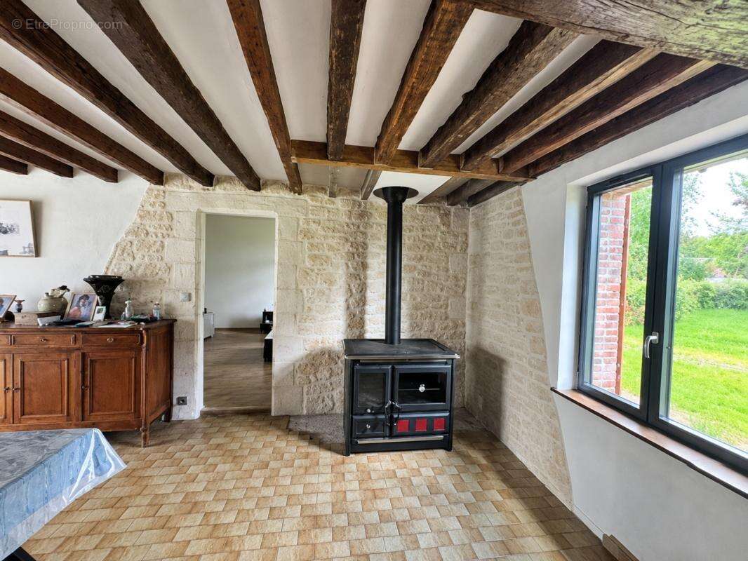 NOUVEAUTÉ – Maison de caractère rénovée de 183 m² avec fort potentiel - photo 4
