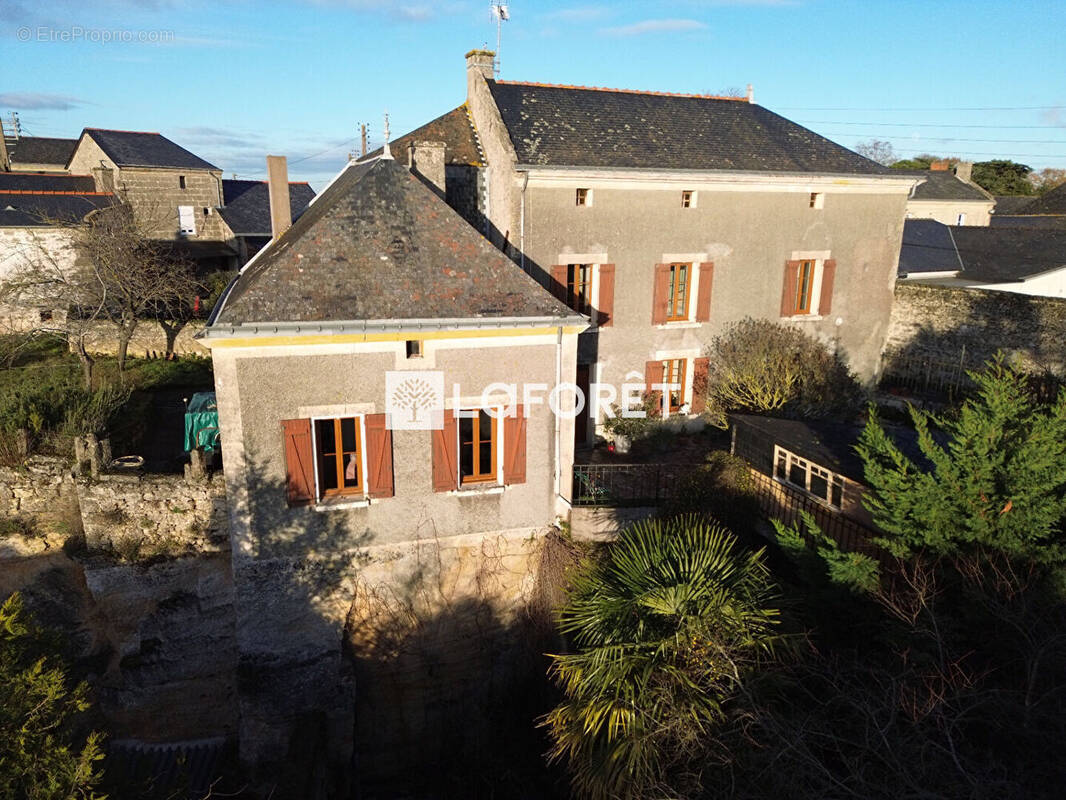 Maison à DOUE-LA-FONTAINE