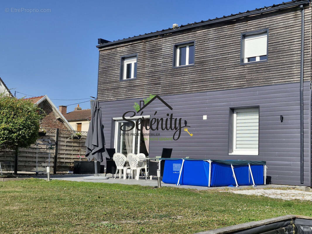 Maison à FRESNES-LES-MONTAUBAN