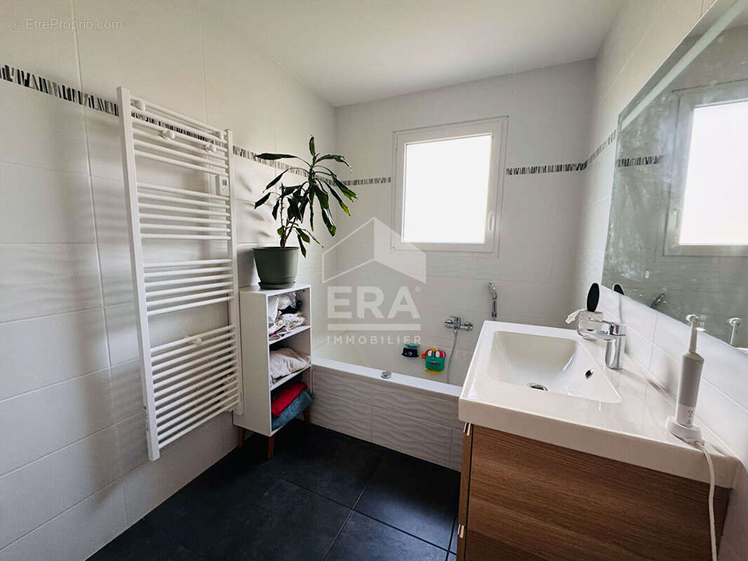 Maison à SAINT-CIERS-DE-CANESSE