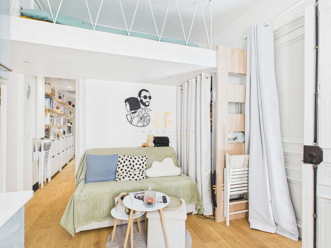 Appartement à PARIS-17E