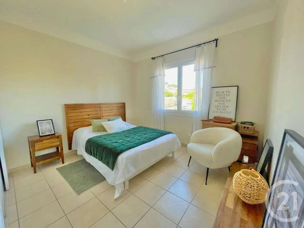 Appartement à SIX-FOURS-LES-PLAGES