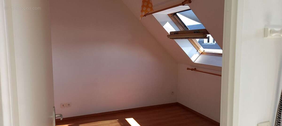 CHAMBRE 2 - Appartement à SAINT-SEBASTIEN-SUR-LOIRE