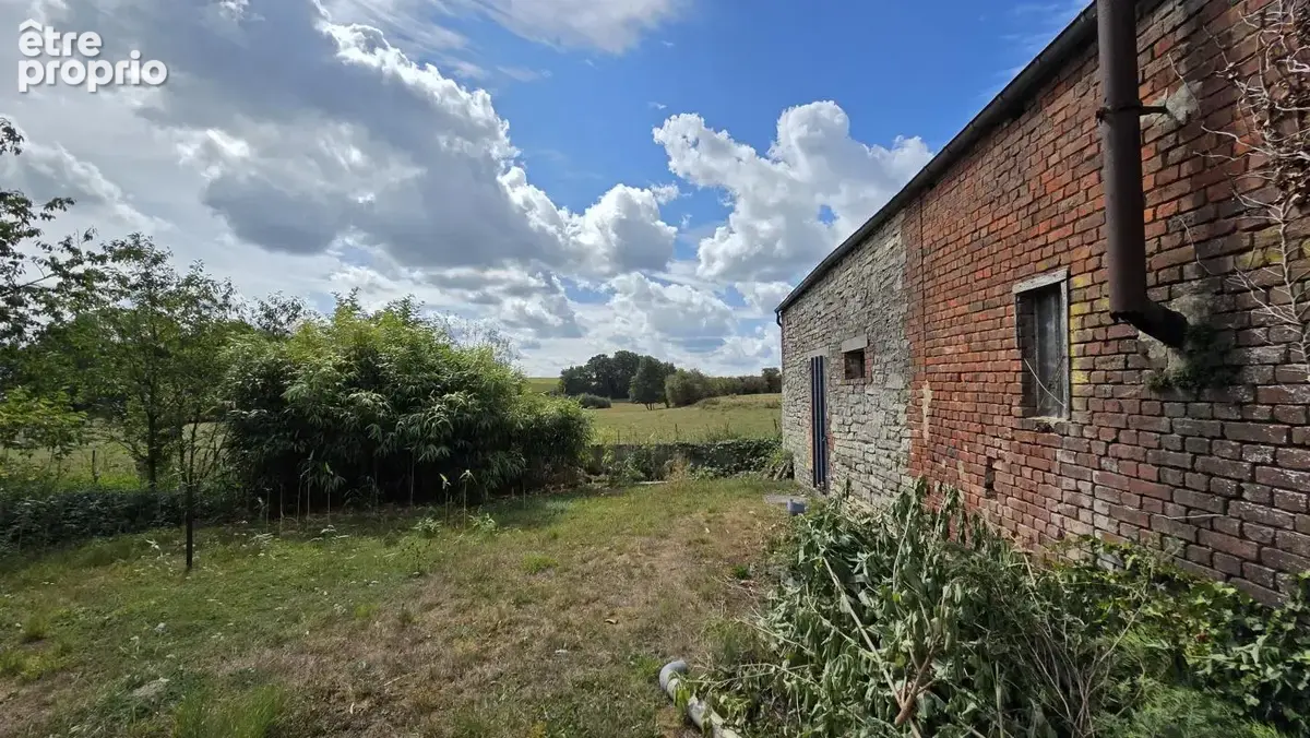 Maison avec de grandes dépendances située à Wallers-en-Fagne - photo 10