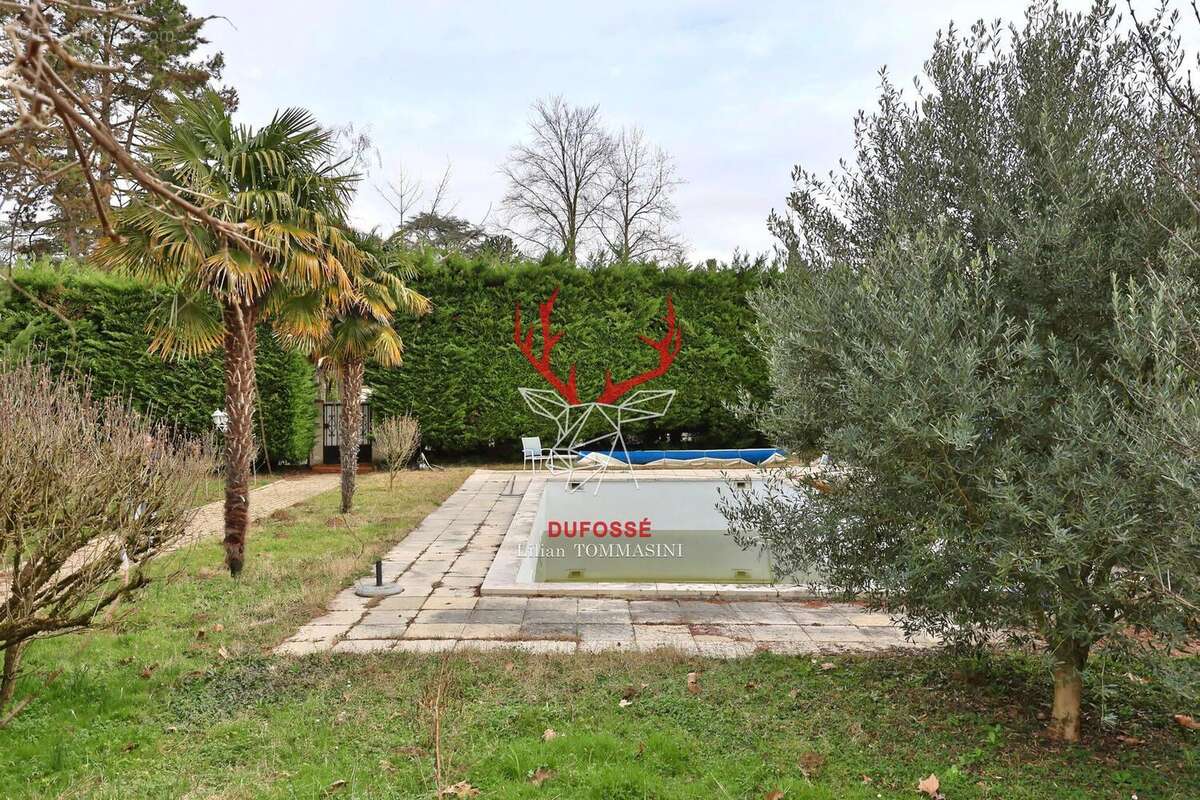 Maison à LA TOUR-DE-SALVAGNY