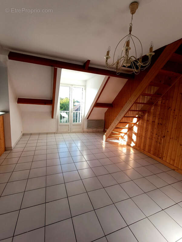 Appartement à LARDY