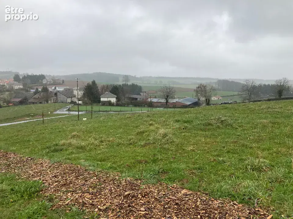 Terrain à LAFEUILLADE-EN-VEZIE