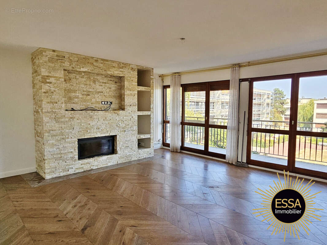 Appartement 138 m² à Noisy-Le-Roi  - photo 2