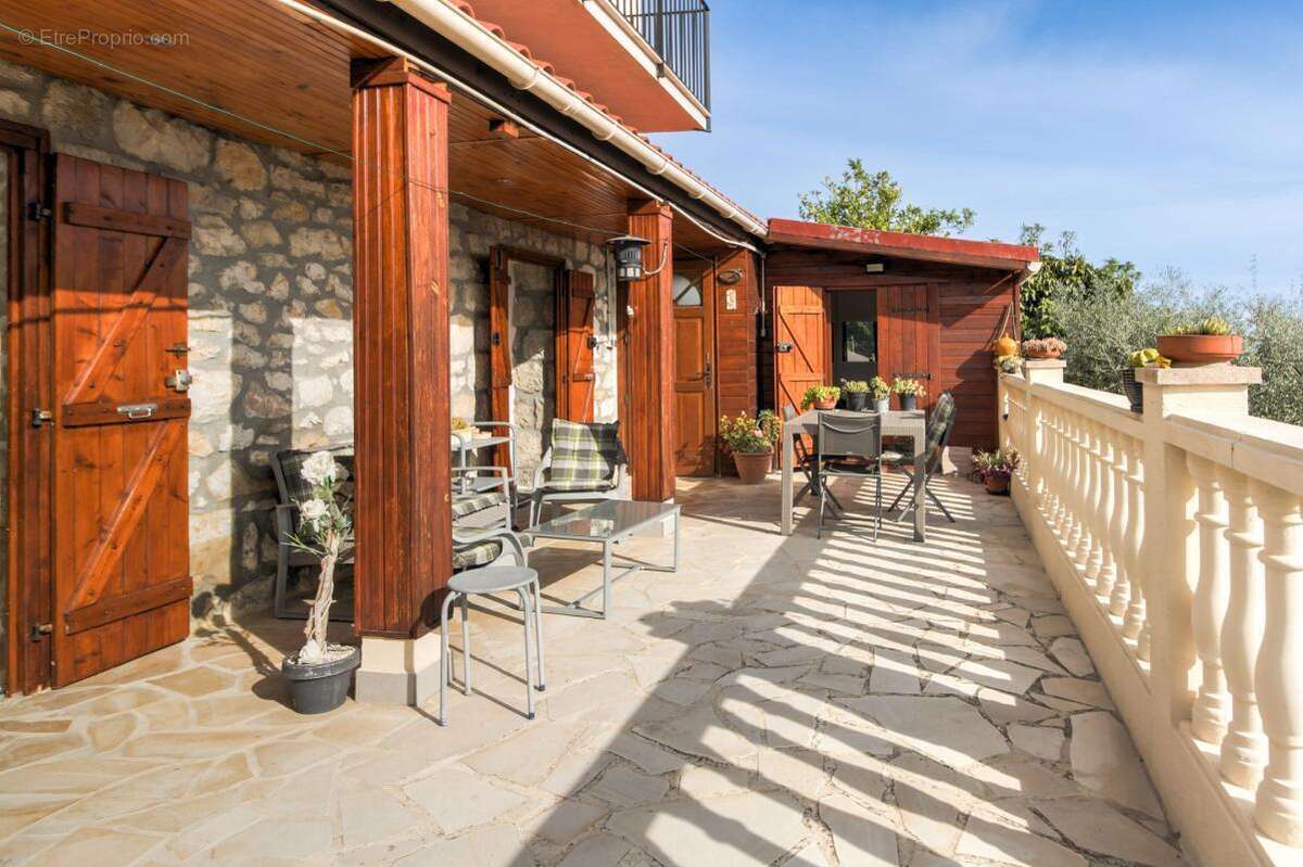 Appartement à EZE