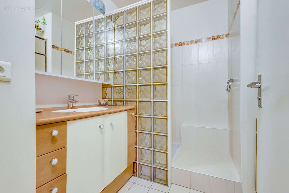 Appartement à PARIS-20E