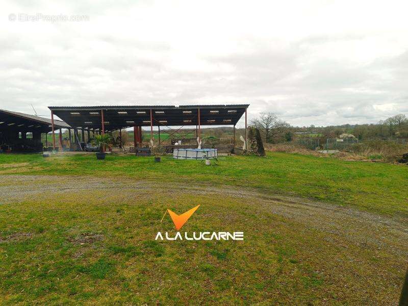 Maison à MONCOUTANT