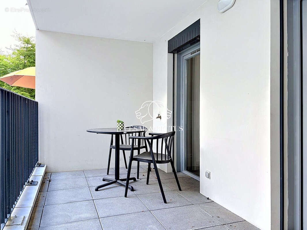 Appartement à NEUVILLE-SUR-SAONE