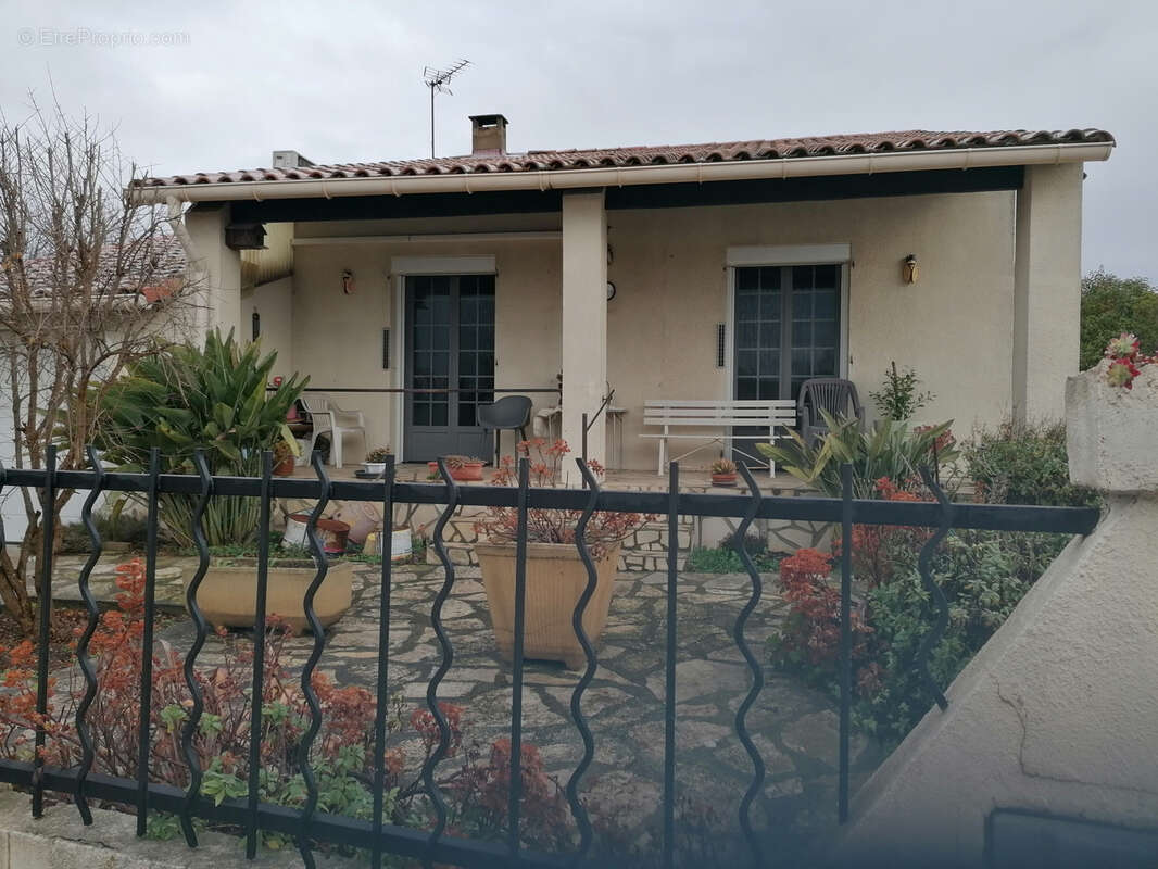 Maison à SAINT-GILLES